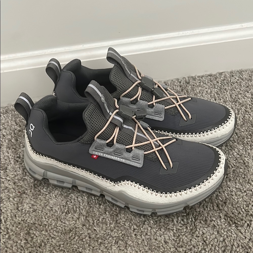 On Running Women's Shoes - Gray and White